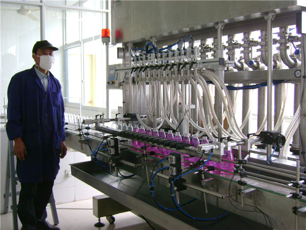 mesin ngisi Cairan botol